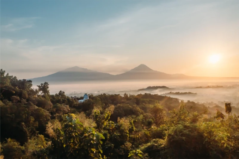 Yogyakarta: Catching the magnificent Sunrise at Borobudur from Setumbu Hill